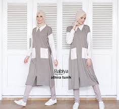 Baju tunik ini mempunyai ciri khas yang banyak dikenal di dunia fashion, sebab desain baju tunik yang semakin beragam dan bervariasi dengan kombinasi model busana bawahan yang dinamis dan. Baju Tunik Muslim Terbaru Hijab Aisa