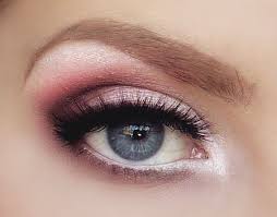 Valentine S Day Look By Meredith Jessica Of Pigmentsandpalettes Com Pink Eye Makeup Pink Smokey Eye Pastel Makeup
