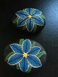 Try Point Settia S For The Holidays Painted Rocks Rock Painting Art Dot Art Painting