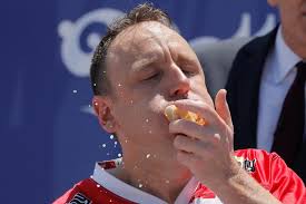 Joey chestnut downed 76 hot dogs and buns in 10 minutes to win the nathan's famous hot dog eating contest on sunday at coney island in brooklyn. Taxbwx8eywor M