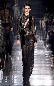 Kendall Jenner On The Tom Ford Fall 2020 Runway Runway Fashion Fashion Runway Fashion Couture