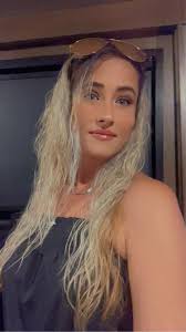 Heyyyy beautiful baddies! I just wanted to introduce myself. Kush Queen  Tina. I engage and tap buttons for those who do for me. I don't ask for  stars I just ask for