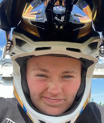 Ich verabschiede mich in diesem Jahr nach der Rückkehr✈️ von unserem  Kurztrip nach Nizza, Südfrankreich. Habt einen schönen Silvesterabend und  rutscht gut ins neue Jahr 🍀🚀 See you next year! Very best