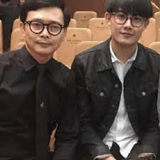 By entertainment addict editorial team; Zhzdefuotznrm