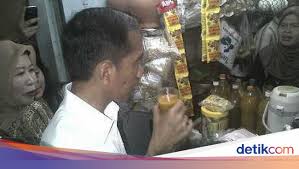 Membuat desain label kemasan botol yoghurt dengan menggunakan coreldrawemail : Pak Jokowi Dan Jamu Tradisional Kesukaannya