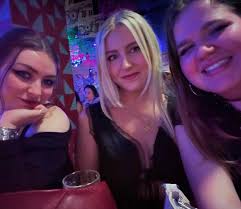 been busy 🍸🎟️🕺🏻🩷