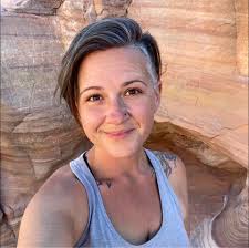 Vanlife Pride does the best potluck! Everyone makes a little place card  with their ingredients. Lots of vegans out here! The line was so long, it  took me exactly one minute to