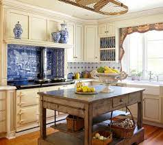 French bistro style kitchens bistro kitchen decor how to design a french bistro style kitchens french bistro kitchen design and decorating vintage. Kitchen Decorating Ideas French Country Furniture Usa