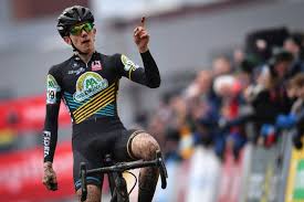 Terwijl ploegsporters het ook van de tactiek moeten hebben. benieuwd hoe thibau nys en simon mignolet het er vanaf brengen in de container cup? Thibau Nys Takes Second Victory In As Many Days After The Exciting Cross In Hoogstraten