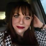 Kelly Tew's Instagram, Twitter & Facebook