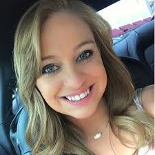 Kellie Abbott's Instagram, Twitter & Facebook