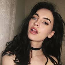 Pinterest Prizevsr Black Hair Aesthetic Black Hair Pale Skin Hair Pale Skin