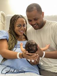 Gayle King Becomes A Grandmother As Her Daughter Kirby Bumpus Welcomes A Baby Boy Entertainment Tonight