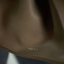 Current bag crush! 👜 ♥️#TheRow #Margaux