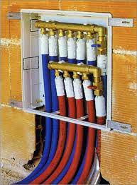 Le utenze del bagno (vasca doccia bidet ) arrivano in una centralina e altro su impianti elettrici civili. Foto Impianto A Centralina Di Ristrutturazioni Bagno Bologna 53654 Habitissimo