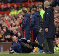 Louis van gaal geeft een speech zoals alleen louis van gaal dat kan! Louis Van Gaal Is Man Of The Match Met Schwalbe Nrc