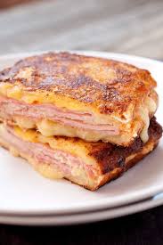 Classic Monte Cristo Sandwich Macheesmo Recette Recettes De Cuisine Sandwich Jambon Et Fromage Idee Recette