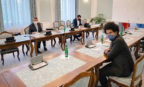 Oznámil to v utorok na sociálnej sieti po tom. Dominik Feri Konecne Presvedcil Premiera Ke Zmene Komunikace Opatreni Pomuze Pripravit Web Top 09