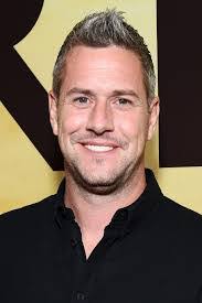 Daniel Bednarski's Instagram, Twitter & Facebook