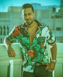 He has soooooooo many hits and he is deadass one of the best musicians ever! Romeo Santos Facts You Need To Know The Obsesion Singer Celebrity Gossip
