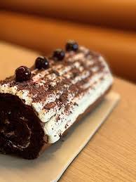 Ma Buche De Noel Au Chocolat Et Creme Vanille Recette Buche De Noel Chocolat Buche De Noel Biscuit Roule Au Chocolat