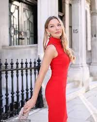 Influencer Who Teaches Women How To Date Rich Men Reveals Her Wardrobe Anna Bey Fashion Elegant Attire