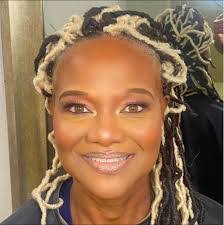 Twanna Sanders's Instagram, Twitter & Facebook