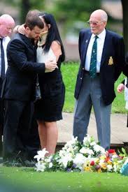 Ontdek de perfecte stockfoto's over david rathband en redactionele nieuwsbeelden van getty images kies uit premium david rathband van de hoogste kwaliteit. Family Friends And Strangers Gather For Gunman Moat S Funeral The Northern Echo