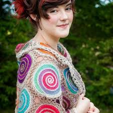 When Alice Fell-spiral Construction. Photo Tutorial and Crochet Pattern.