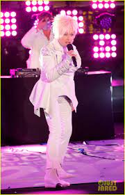 Lauper during the premiere of. Cyndi Lauper Gave A Bizarre New Year S Eve Performance Twitter Has Lots Of Thoughts Photo 4513095 2021 New Year S Eve Cyndi Lauper Extended Pictures Just Jared