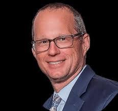 Karl Loehr's Instagram, Twitter & Facebook