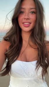 Savannah Houck's Instagram, Twitter & Facebook