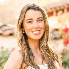 Kerri Lyons's Instagram, Twitter & Facebook