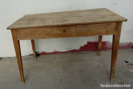 En el centro, una mesa alargada con taburetes que hace de barra, y en la. Mesa De Cocina Rustica Antigua Con Cajon Alto Buy Antique Tables At Todocoleccion 182277216