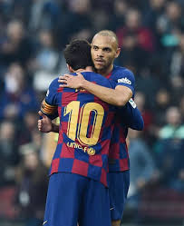 También puede jugar como extremo. Martin Braithwaite On Twitter More To Come