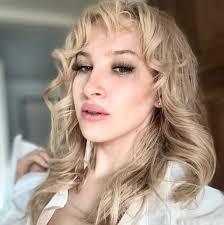 Hailey Taylor updated her status.