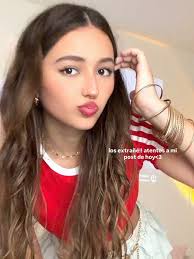 Alexia Barnechea Desfilando