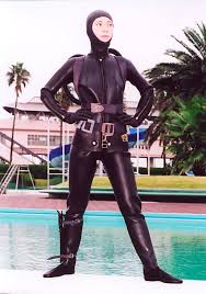 We know everyone has different tastes, and even the same woman changes her mind about what she wants to wear day to day. Miss Vintage Scuba Photo Gallery Scuba Girl Wetsuit Wetsuit Girl Scuba Girl
