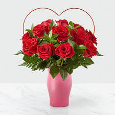 Florists, flower, flowers, wedding flowers, bouquets, kabloom, fruit baskets, funeral flowers, mothers day, valentines, easter, roses, plants, gourmet food baskets, tulips, orchids, daisies and more in columbia, mo. Moser S The Ftd Cupid S Heart Red Rose Bouquet Columbia Mo 65201 Ftd Florist Flower And Gift Delivery