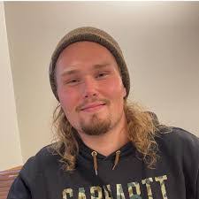 Allison Goff's Instagram, Twitter & Facebook