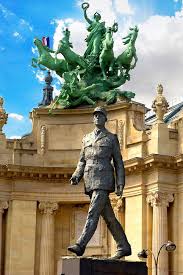 Nef Du Grand Palais With Statue Of Charles De Gaulle Paris France J Aime Paris Paris Francia Paris Et Francia