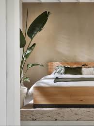 trendkleur brave ground in de slaapkamer slaapkamer slaapkamer opknappen slaapkamer op zolder ontwerpen