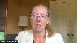 Amanda Dumas's Instagram, Twitter & Facebook