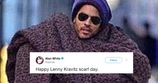 The singer says he can't escape memes poking fun at the giant scarf he was spotted wearing in new york more than five years ago. Twitter Celebrates The Five Year Anniversary Of Lenny Kravitz Wearing That Massive Scarf