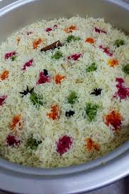 Rempah 4 beradik (kayu manis, bunga lawang, cengkih & buah pelaga) 1 helai daun pandan. Resepi Nasi Hujan Panas Chef Wan