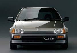 中年名車図鑑 2代目 ホンダ シティ トールボーイから一転 低重心 軽量化の2代目が活躍した意外なシーンとは getnavi web ゲットナビ 名車 ホンダ オートモービル