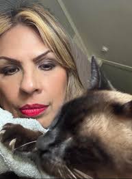 Hi all! I just wanted to introduce myself and share a photo I took of  myself and Siamese Snowball 😻