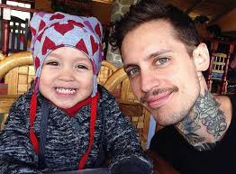 Fotos: Ex integrante de Kudai disfruta de su hija