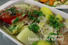 Rasa harum aroma daun kemangi membuatkan amie terfikir untuk menggunakan daun herba ini dalam sup ikan merah pula. 192 Sup Ikan Merah Dan Stir Fried Mix Vege