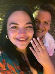 ✨Condesa Salones tienen de "REGALO" una Boda.👰🤵 🧐Estamos buscando a esa  pareja que este comprometida y próxima a casarse. 👌quiere ganarse este  fabuloso Premio. 👉Revisa las Bases del concurso y participa. 👍No